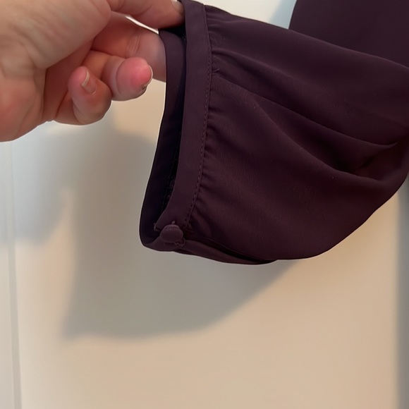 Plum colored polyester 3/4 sleeve blouse - Picture 3 of 6